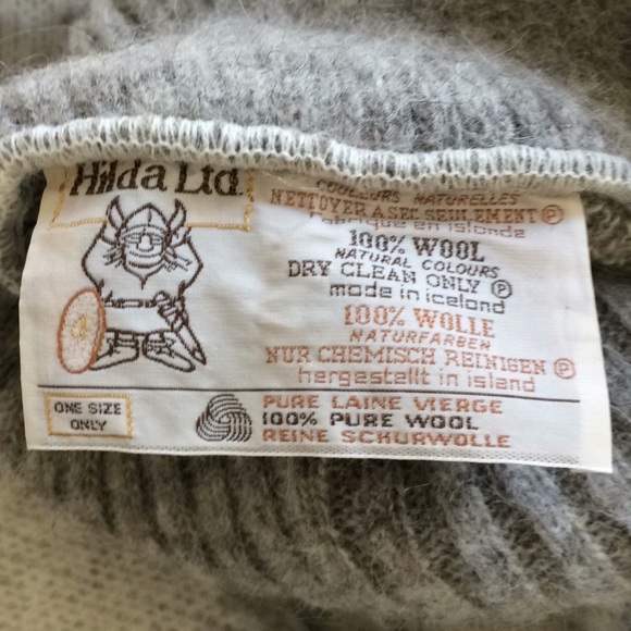 Hilda Ltd big wool Icelandic snowflake poncho - Picture 8 of 11